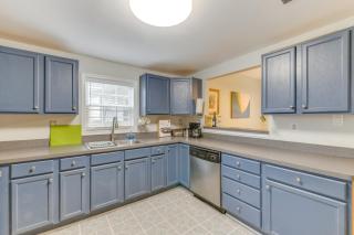 3 Mi to Dtwn WFH-Friendly Richmond Retreat! - 1