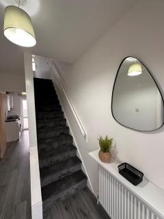 CBS Arena - Modern Home Near M6 NEC and UHCW Hospital - Ideal for Work Stays - 6