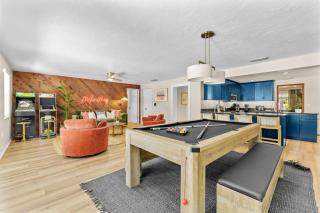 Sleeps 20 Basketball Court Pool Hot Tub Movie Room - Bradenton - 8