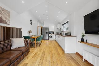 Three-Storey, Five Bed - Cambridge - 9
