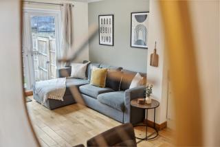 Three-Storey, Five Bed - Cambridge - 1