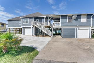 Walk to Sea Isle Beach Updated Group Getaway! - Galveston - 9