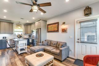 Walk to Sea Isle Beach Updated Group Getaway! - Galveston - 6