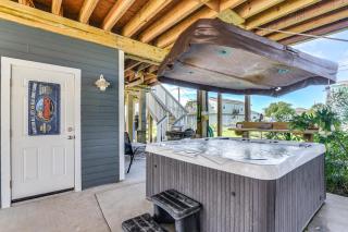 Walk to Sea Isle Beach Updated Group Getaway! - Galveston - 0