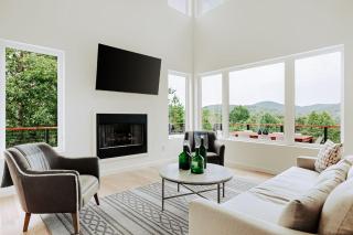 Serenity Now Luxe Deck, Views Pool Access - Young Harris - 9