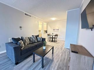 Inviting Houston Space Near Kemah and Space Center - Houston - 0