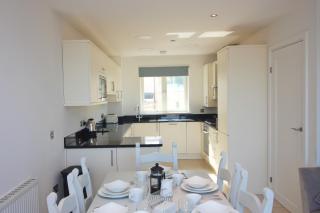 BY THE BEACH, The Quies, Beach House - St Merryn - 8