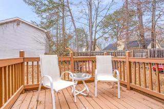 413) Massive 3 bedroom with fenced yard - Riverdale - 8