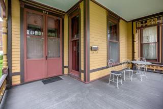 537a) Historic Mansion with lots of charm - Council Bluffs - 5