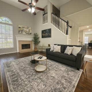 Luxe 3B Cozy, Spacious Home 5-Star Stay in Frisco - 2