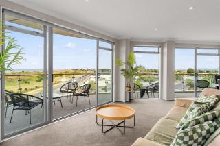 Penthouse and Panoramic Views - 8