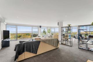 Penthouse and Panoramic Views - 7
