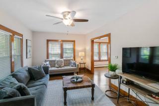 DT Libertyville Home With Arcade PacMan by Navy Base - Libertyville - 0