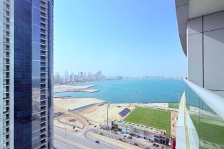 75 inch TV Sea View Two Bedroom - Manama - 9