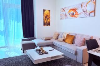 75 inch TV Sea View Two Bedroom - Manama - 8