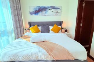 75 inch TV Sea View Two Bedroom - Manama - 7