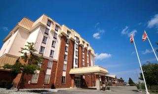 Waterloo Suites Hotel, Trademark Collection by Wyndham - Waterloo - 0