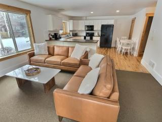 Large Modern Driggs Home with Game Room and Jacuzzi! - Driggs - 5