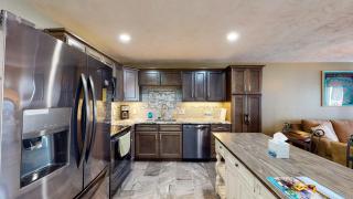 GOLDEN REEF - Osage Beach - 4