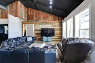 Spacious Palo Pinto Home Private Dock and Pool - Palo Pinto - 6