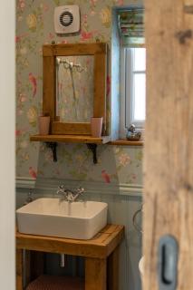 Bridgend Bothy - 3