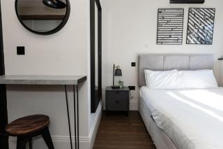 Spacious Studio Located in Central Hastings - Newport Beach - 2