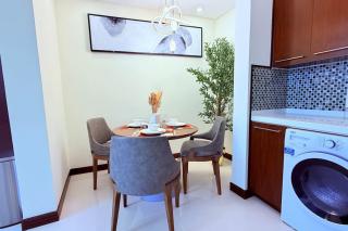75 inch TV One Bedroom Apartment - 7