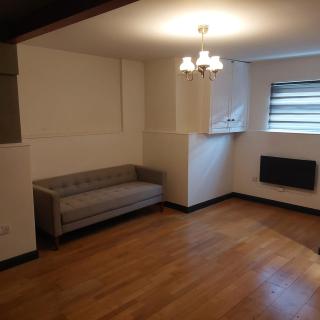 One bedroom basement flat - Killingbeck - 6
