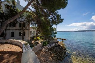 Three Pearls Deluxe Apartment by the Sea - 0
