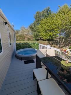 Hot Tub Getaways - Tattershall - 2