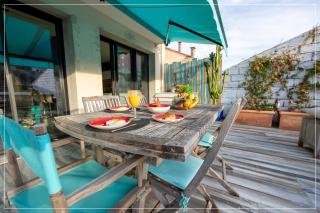 Design YourHostHelper - Cannes - 1