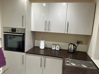 One Bedroom Bungalow in Private Garden - Chigwell - 7