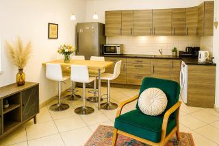 Beautiful 2 bedroom, close to downtown - Nice - 2