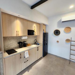 Boho Chic Studio Steps to 5th Ave King bed wifi Rooftop pool - Playa del Carmen - 3