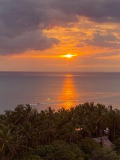 Quiet and cozy loft one short walk from the beach - - 9
