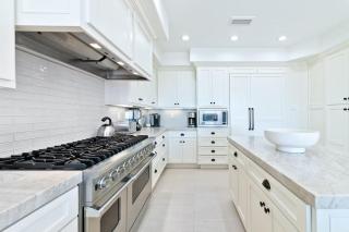 Oceanfront Escape with Breathtaking Views - Newport Beach - 2