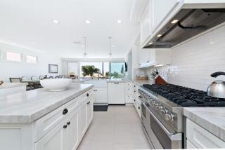 Oceanfront Escape with Breathtaking Views - Newport Beach - 1