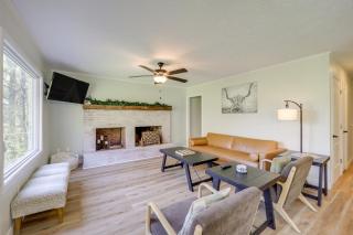 24-Acre Cottage with Hot Tub about 10 Mi to Blowing Rock - Lenoir - 7