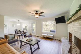 24-Acre Cottage with Hot Tub about 10 Mi to Blowing Rock - Lenoir - 6