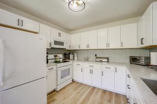 24-Acre Cottage with Hot Tub about 10 Mi to Blowing Rock - Lenoir - 4