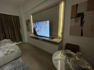 PANTHEON ELYSEE III Elite Apartment Spacious luxury stay with huge pool , modern gym and Complimentary welcome pack - 1