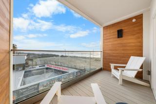 Beach Breezy Oceanfront, Elevator, & Pool - Carolina Beach - 8