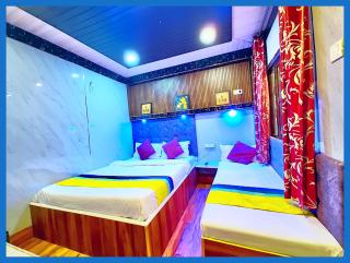 Flattiess ! Hotel Near Mall Road - Open Sitting Area on Terrace with Full Naini Lake View and Mountain Valley View - Wi Fi - Room Service Available - Top Rated Hotel - Nainital - 5