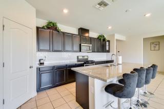 WFH-Friendly Getaway with Yard in Manteca! - Manteca - 2