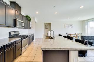 WFH-Friendly Getaway with Yard in Manteca! - Manteca - 1