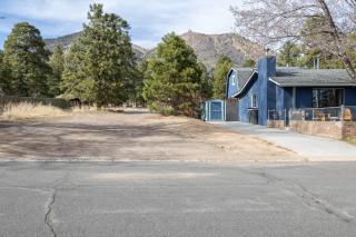 Scenic Mountain Getaway by the Park - 1