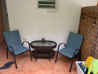Comfy and Quiet Beachy Bungalow - 5