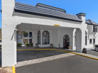 Baymont by Wyndham Orlando East - Orlando - 4