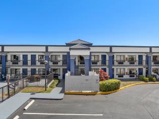 Baymont by Wyndham Orlando East - Orlando - 2