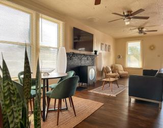 Mid-Century Modern retreat - 7